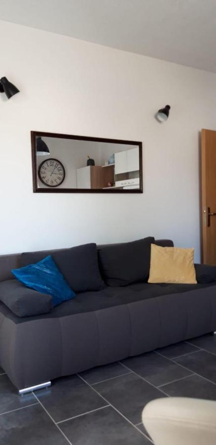 Apartmani Tustica スヴェティ・ペタル エクステリア 写真