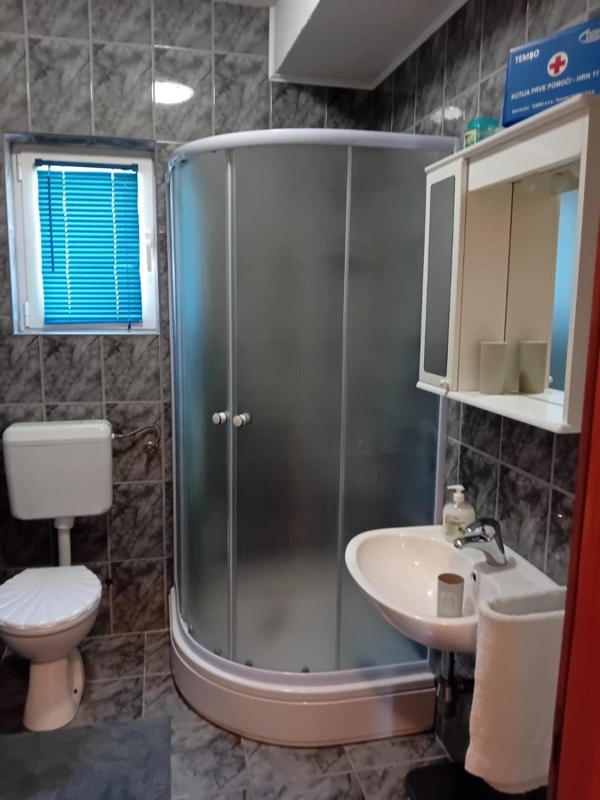 Apartmani Tustica スヴェティ・ペタル エクステリア 写真